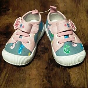 NWOT Little Girls Sz 3 Little Star Pink & Blue Adorable Velcro closure Sneakers